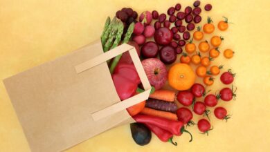 Grocery,shopping,fruit,and,vegetables,in,a,brown,paper,bag,